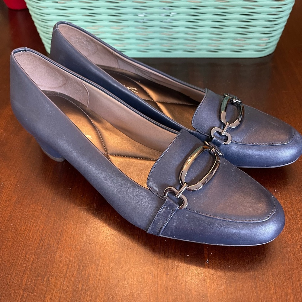 Easy Spirit Navy Women’s Loafers